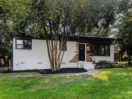 4411 Welling Avenue