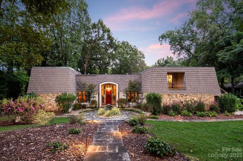 3401 Windbluff Drive