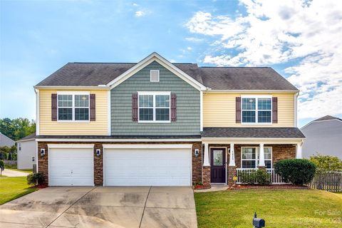 1023 Ellen Lane