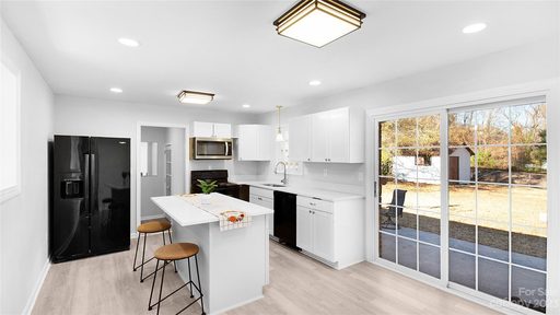 418 Mirror Lake Road sold home in Cross Heights, Salisbury, NC