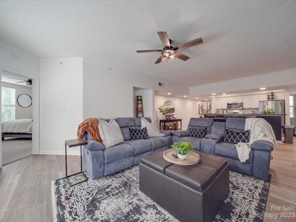 405 7th Street 305