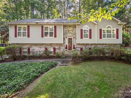 24 Forest Knoll Drive sold home in Forest Knoll, Weaverville, NC