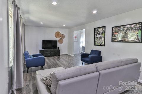 5703 Valley Field Road