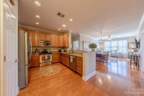 1000 E Woodlawn Road 410 sold home in Preston Flats, Charlotte, NC