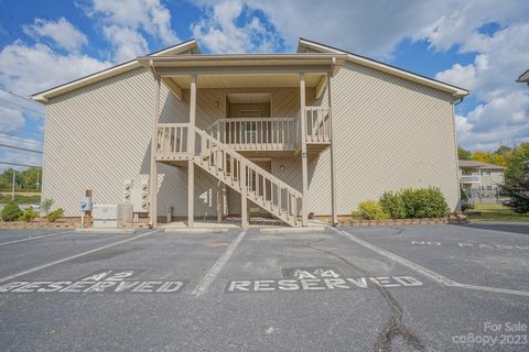 140 Lake Concord Road A4 sold condo in Candlewood Square, Concord, NC