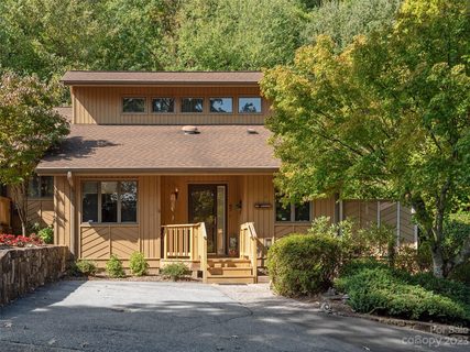 1206 Red Oak Drive