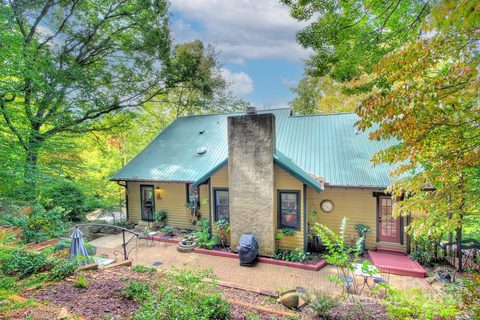 12 Hawk View Drive sold home in Saddle Ridge, Asheville, NC