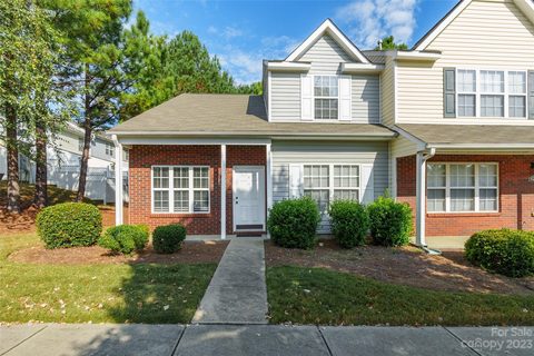 945 Whispering View Lane
