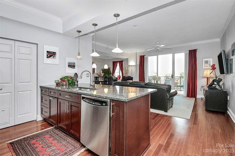 300 W 5th Street 618
