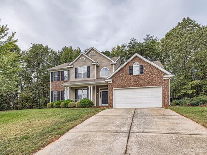 6805 Sweetfield Drive sold home in Mcginnis Village, Huntersville, NC