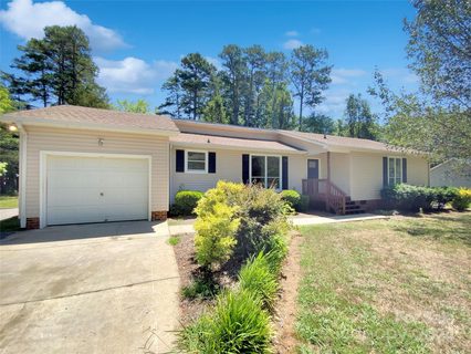 7833 Deer Track Drive sold home in Forest Oaks, Denver, NC