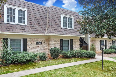 1700 Roxborough Road D