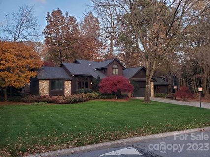 3720 Windbluff Drive