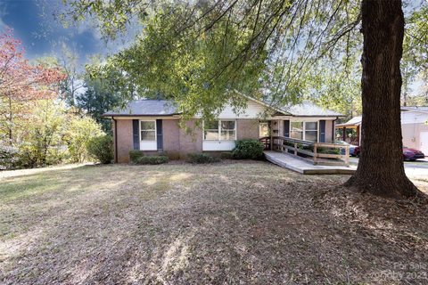 5900 Amity Place