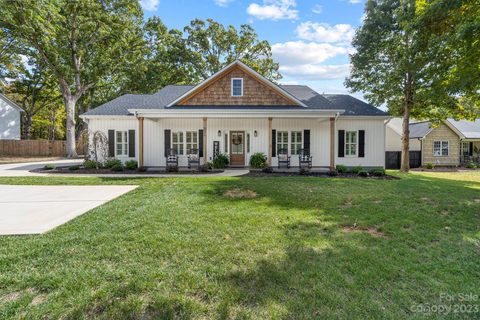 6216 King Wilkinson Road sold home in Delling Downs, Denver, NC