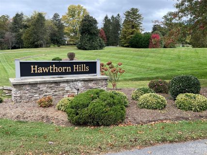 2 Riding Gate Road sold lot in Hawthorn Hills, Hendersonville, NC