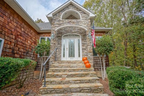 2727 Mt Isle Harbor Drive