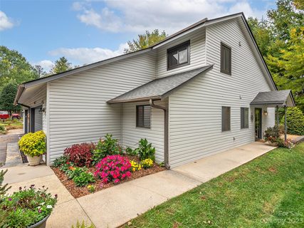 307 Oak Place