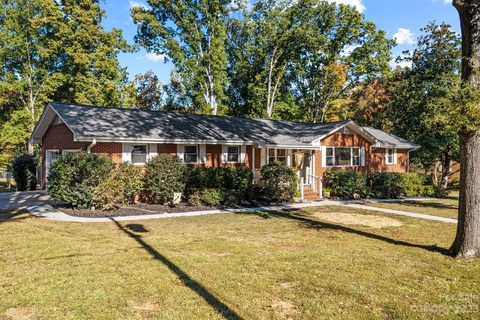 643 Hyde Park Drive