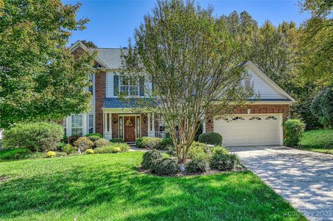 729 Meadow Lake Drive sold home in Matthews Estates, Matthews, NC