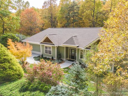41 Silk Tree Road sold home in Wildwood Heights, Hendersonville, NC
