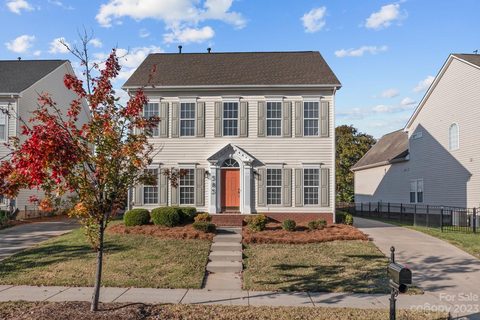 585 Lansfaire Avenue