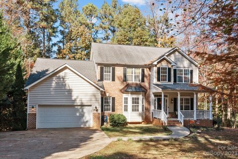 2483 Wellesbourne Lane sold home in Lakepointe North, Sherrills Ford, NC