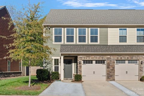 335 Park Meadows Drive sold home in Park Meadows, Matthews, NC