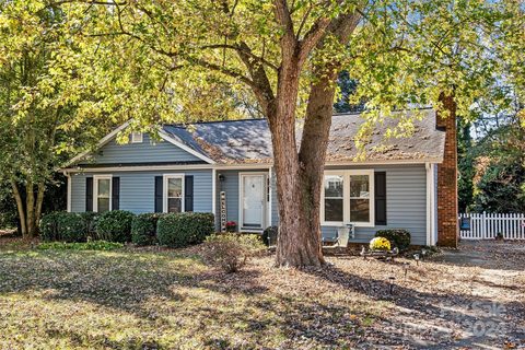 2627 Cherokee Court sold home in Castlewood, Gastonia, NC