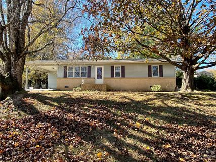 715 Clearview Drive sold home in Clearview, Hendersonville, NC