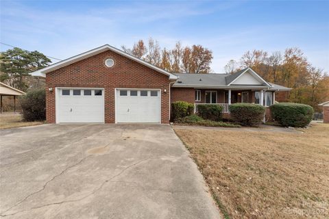 1832 Falconhurst Drive sold home in Westbourne, Charlotte, NC