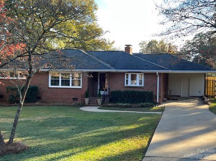 1235 Winthrop Drive