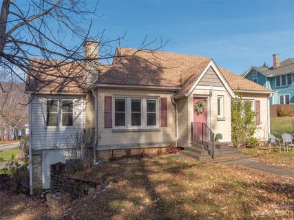295 Brook Street sold home in Brookwood Place, Waynesville, NC