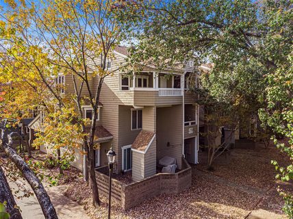427 W 8th Street 101 sold home in Springfield Square, Charlotte, NC