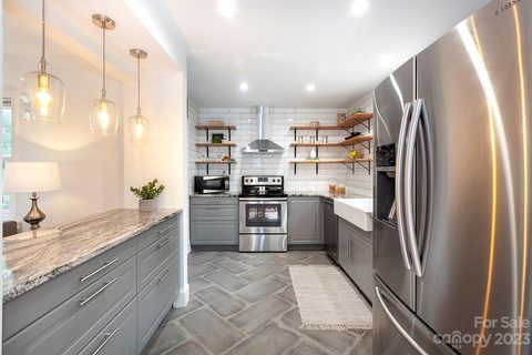 1239 Dresden Drive