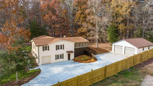 220 Holly Hills Drive sold home in Holly Hills, Troy, NC