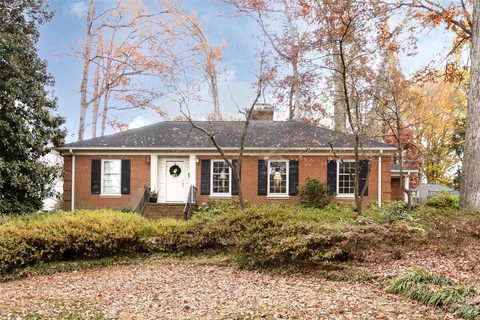622 Ashworth Road