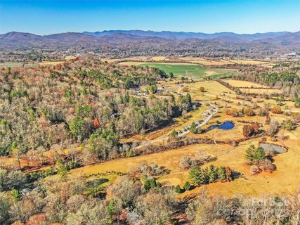 Tbd Dundee Lane active lot in Glen Cannon, Pisgah Forest, NC
