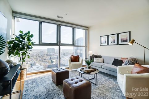 333 W Trade Street 2203