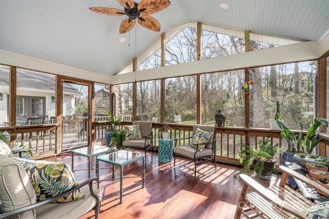 423 Mammoth Oaks Drive