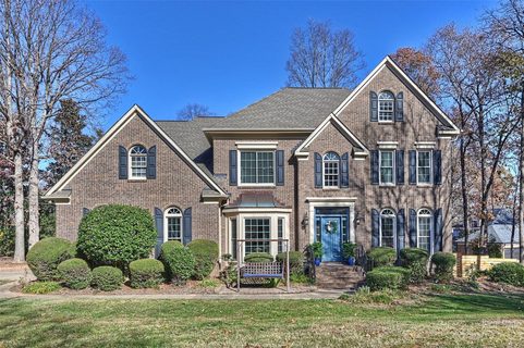 21204 Pumila Court sold home in Heron Harbor, Cornelius, NC