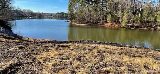 1207 Featherton Drive sold home in McLean Hunts Point, Belmont, NC