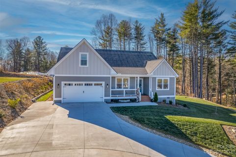 203 Hayes Ridge Lane sold home in THE COTTAGES AT HAYES MILL, Mills River, NC