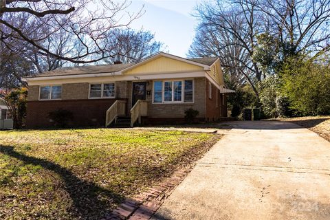 1940 Woodland Drive