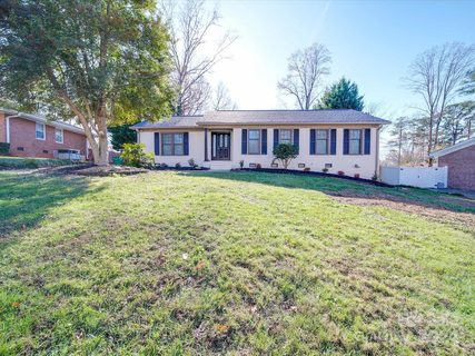 1135 Fox Run Drive sold home in Fox Run, Charlotte, NC