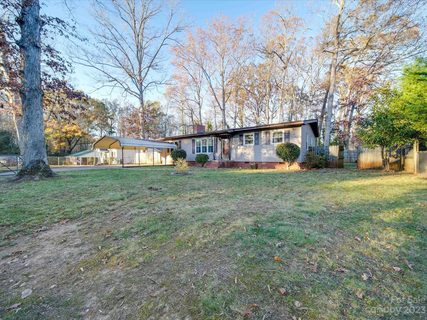 202 Woodlawn Avenue sold home in School Heights, York, SC