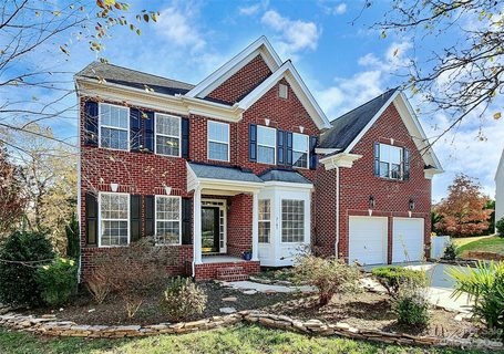 2103 Oakcliffe Court