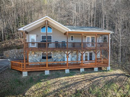 412 Highview Drive sold home in The Knolls, Maggie Valley, NC
