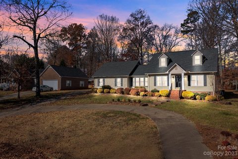 306 Eastwood Drive
