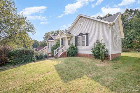1834 Pipers Ridge Circle sold home in Pipers Ridge, Conover, NC